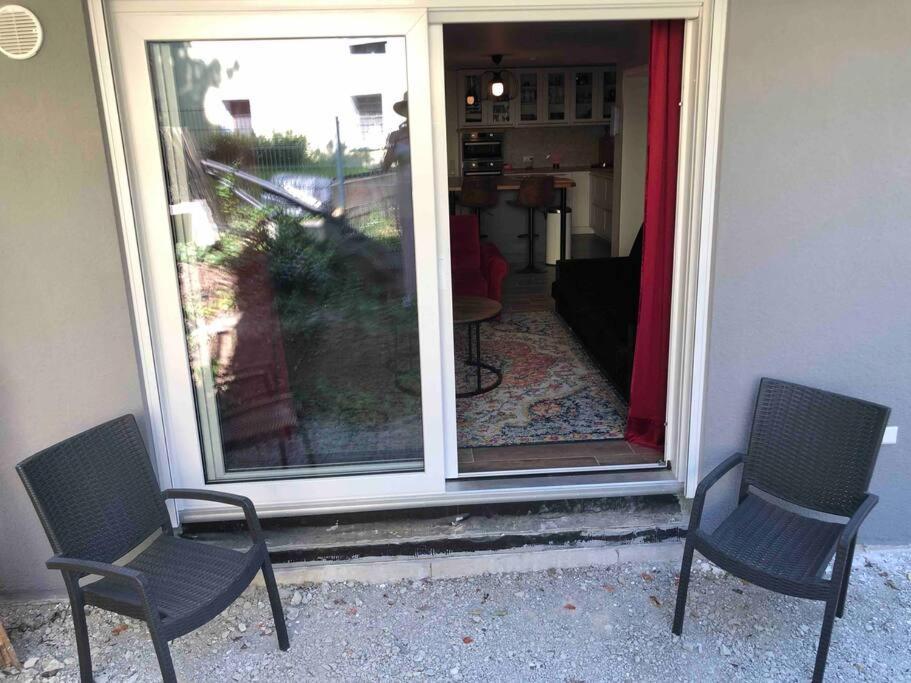 Stylisches Maybach Appartement Mit Terrasse Fuer 5 Personen, 5 Betten, Grosse Kochinsel, Homeoffice Mit 250Mbit Wlan Aidlingen 외부 사진