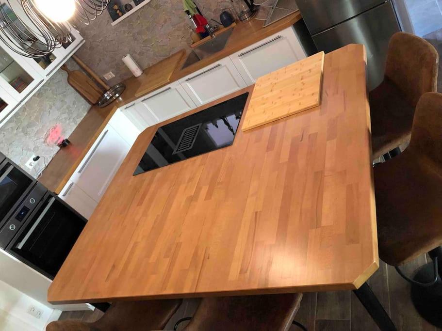 Stylisches Maybach Appartement Mit Terrasse Fuer 5 Personen, 5 Betten, Grosse Kochinsel, Homeoffice Mit 250Mbit Wlan Aidlingen 외부 사진