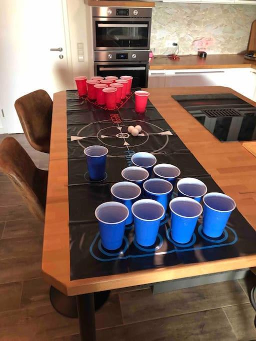 Stylisches Maybach Appartement Mit Terrasse Fuer 5 Personen, 5 Betten, Grosse Kochinsel, Homeoffice Mit 250Mbit Wlan Aidlingen 외부 사진