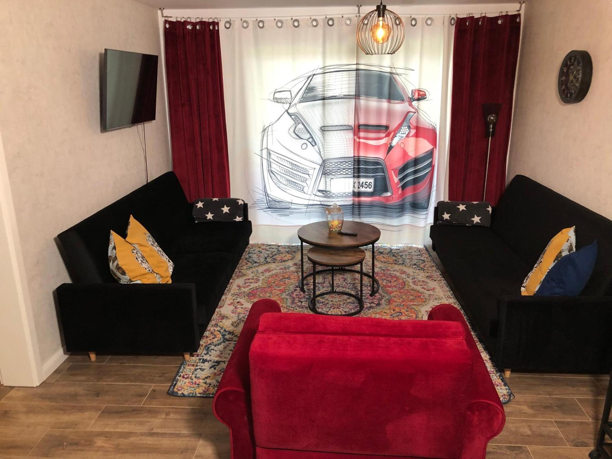 Stylisches Maybach Appartement Mit Terrasse Fuer 5 Personen, 5 Betten, Grosse Kochinsel, Homeoffice Mit 250Mbit Wlan Aidlingen 외부 사진
