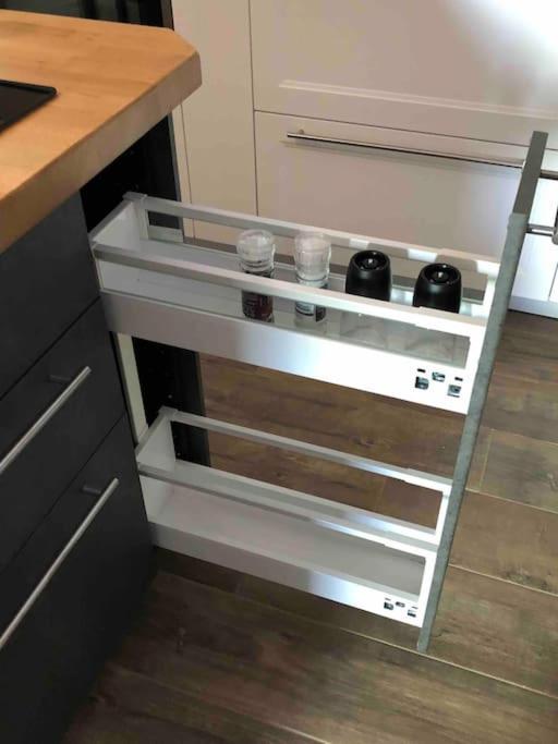 Stylisches Maybach Appartement Mit Terrasse Fuer 5 Personen, 5 Betten, Grosse Kochinsel, Homeoffice Mit 250Mbit Wlan Aidlingen 외부 사진
