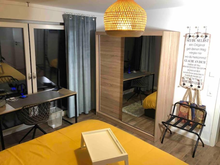 Stylisches Maybach Appartement Mit Terrasse Fuer 5 Personen, 5 Betten, Grosse Kochinsel, Homeoffice Mit 250Mbit Wlan Aidlingen 외부 사진