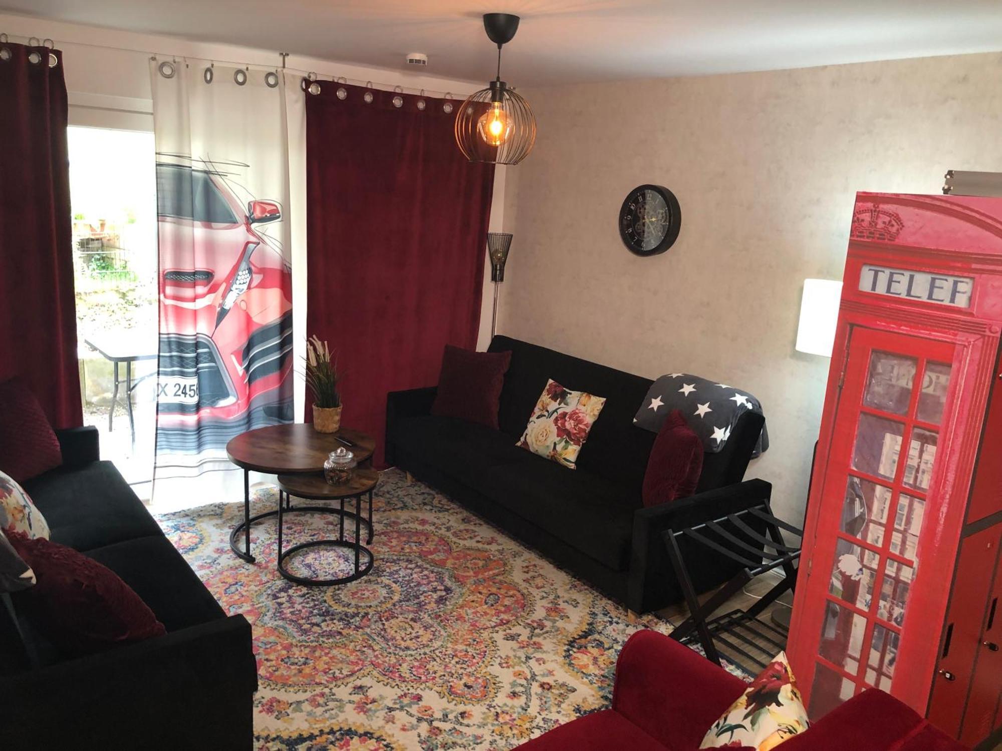 Stylisches Maybach Appartement Mit Terrasse Fuer 5 Personen, 5 Betten, Grosse Kochinsel, Homeoffice Mit 250Mbit Wlan Aidlingen 외부 사진