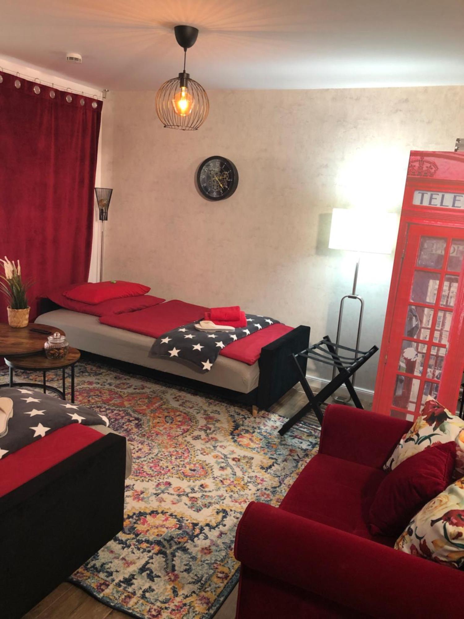 Stylisches Maybach Appartement Mit Terrasse Fuer 5 Personen, 5 Betten, Grosse Kochinsel, Homeoffice Mit 250Mbit Wlan Aidlingen 외부 사진